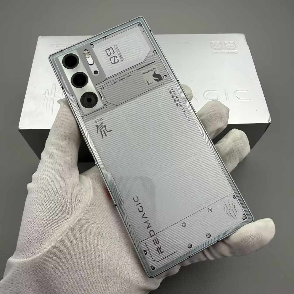 Global ZTE nubia RedMagic 9 Pro Android Snapdragon Unlocked Game Phone 6500mAh Storage 256GB 12GB RAM Colour Please note the color.