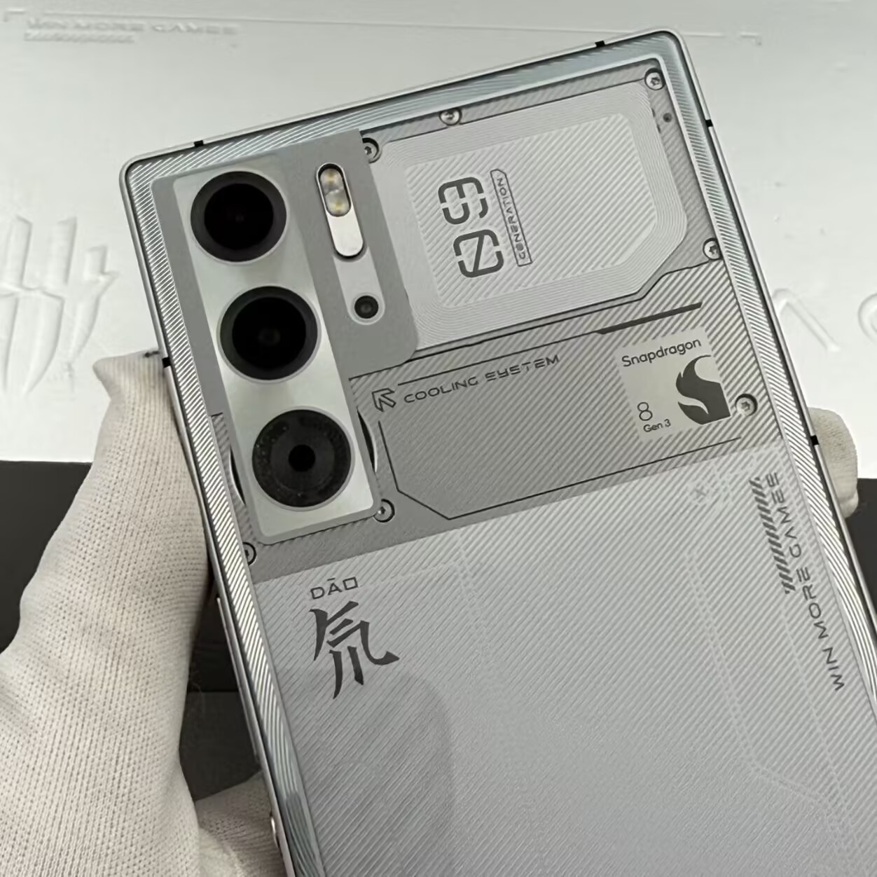 Global ZTE nubia RedMagic 9 Pro Android Snapdragon Unlocked Game Phone 6500mAh Storage 256GB 12GB RAM Colour Please note the color. - Image 2