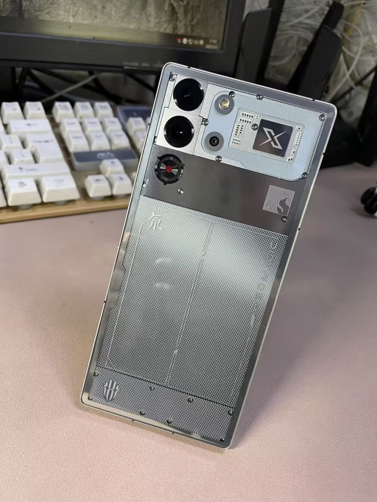 Global ZTE nubia RedMagic 10 Pro Android 15 Snapdragon game phone 5G 7050mAh Storage 12+512GB Color Please note the color.