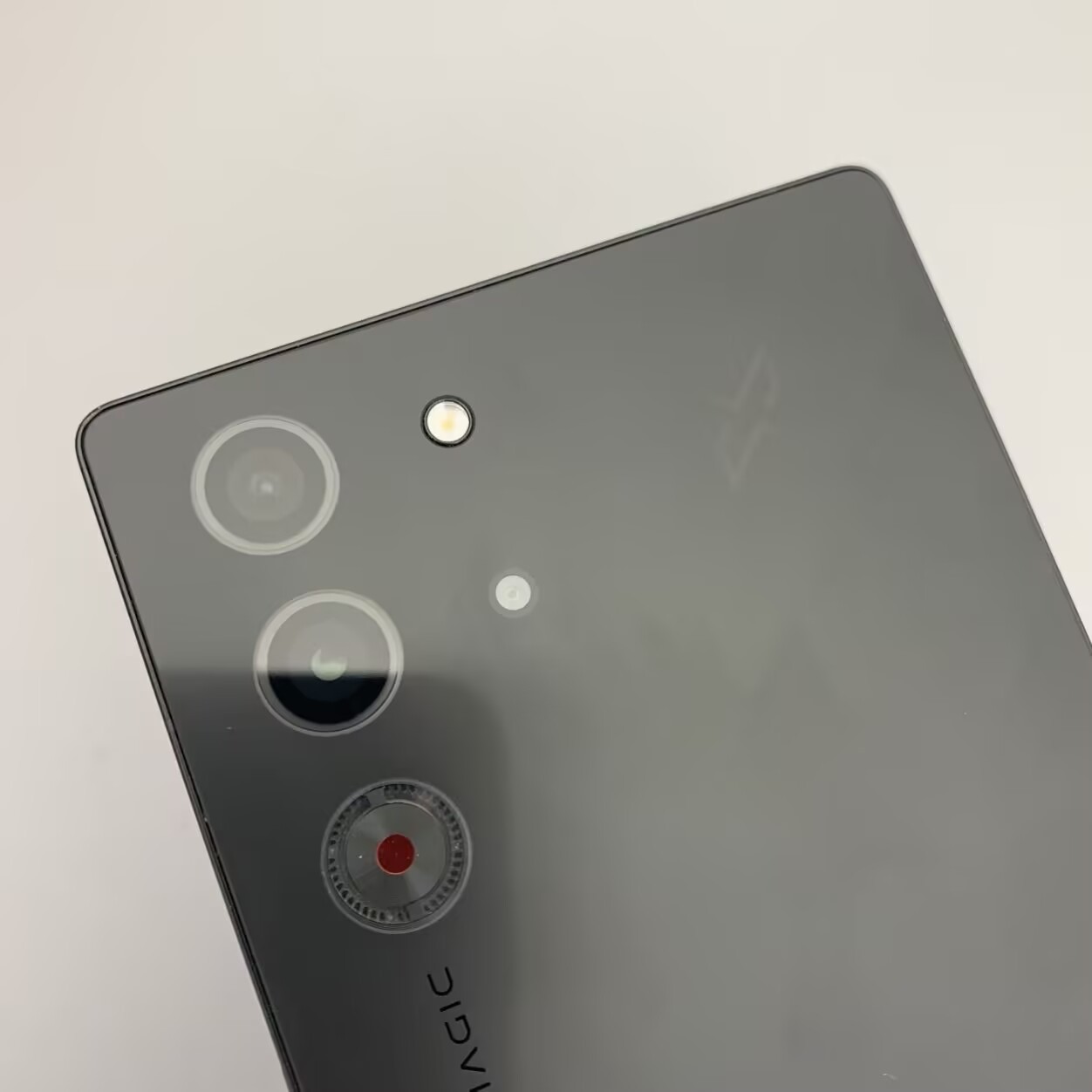 Global ZTE nubia RedMagic 10 Pro Android 15 Snapdragon game phone 5G 7050mAh Storage 12+512GB Color Please note the color. - Image 9
