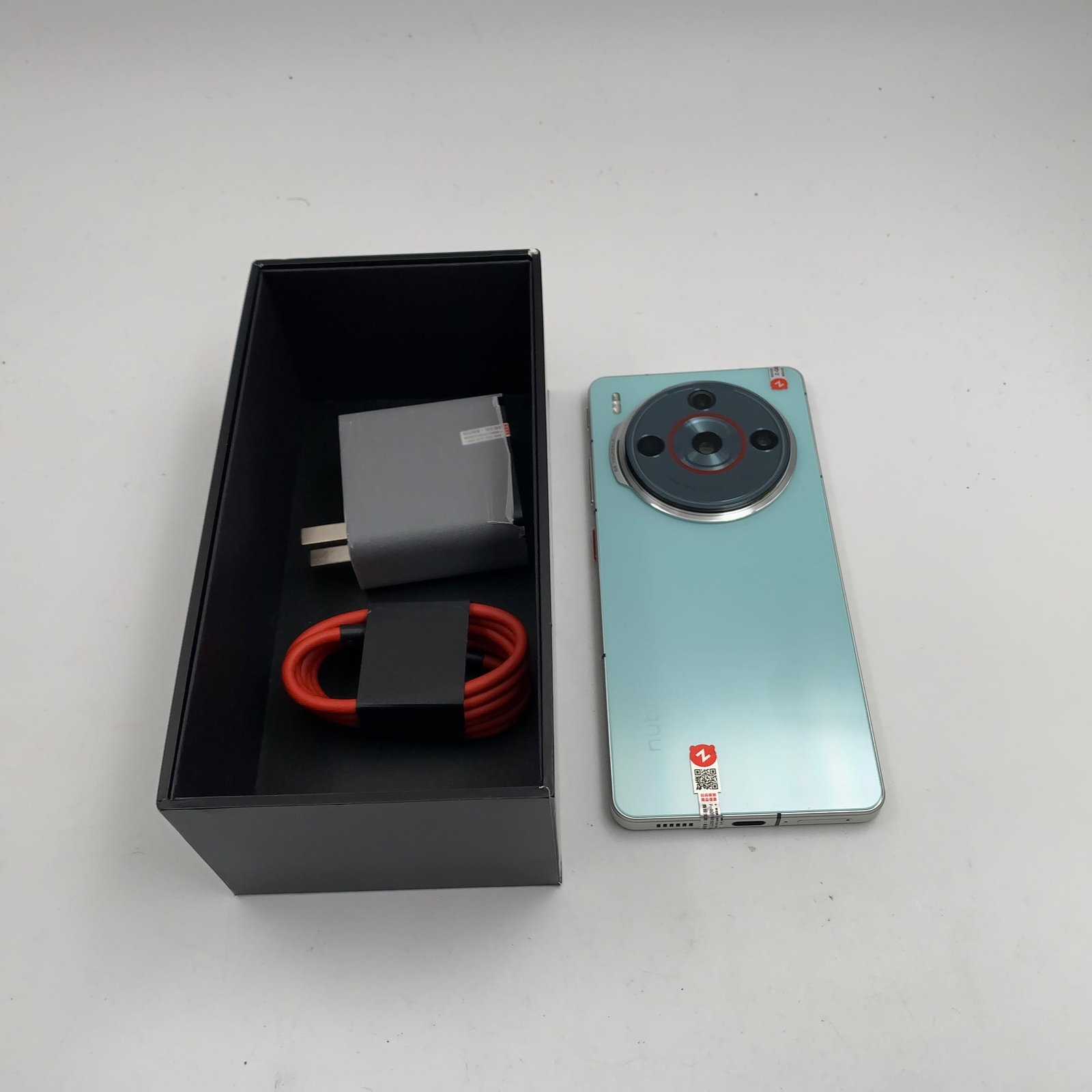 ZTE nubia Z60S Pro Android 14 512GB 16GB RAM 6.78'' 50MP Game phone Color Black Charger Included Yes Speicherkapazität 512GB 16GB RAM - Image 3