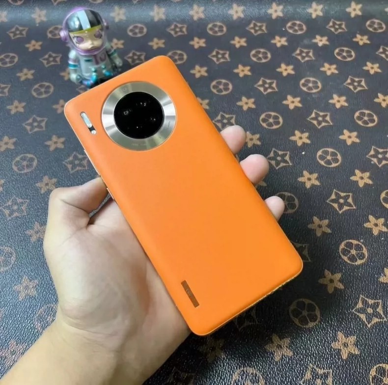 Huawei Mate 30 4G 5G 6.62" 40MP 8+128GB Unlocked HarmonyOS Google Play Model Mate 30 5G Storage Capacity 8+256GB Model Number HarmonyOS with Google Play - Image 5