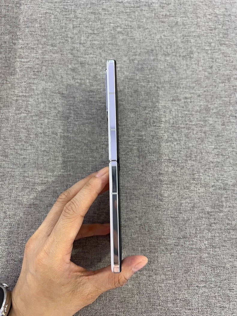 Small screen folding Huawei nova Flip 6.94" 215GB/512GB HarmonyOS Google play storage 512GB 12GB RAM colors Please indicate the color you require - Image 4