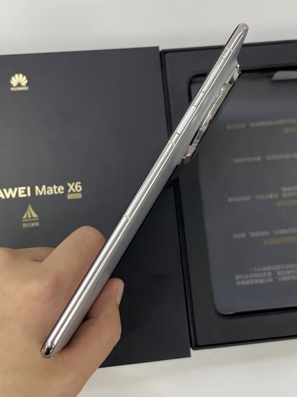 Global Huawei Mate X6 7.93"50MP 512GB Google Kirin 9020 Foldable screen phone Storage 12GB+512GB Color color random. - Image 4