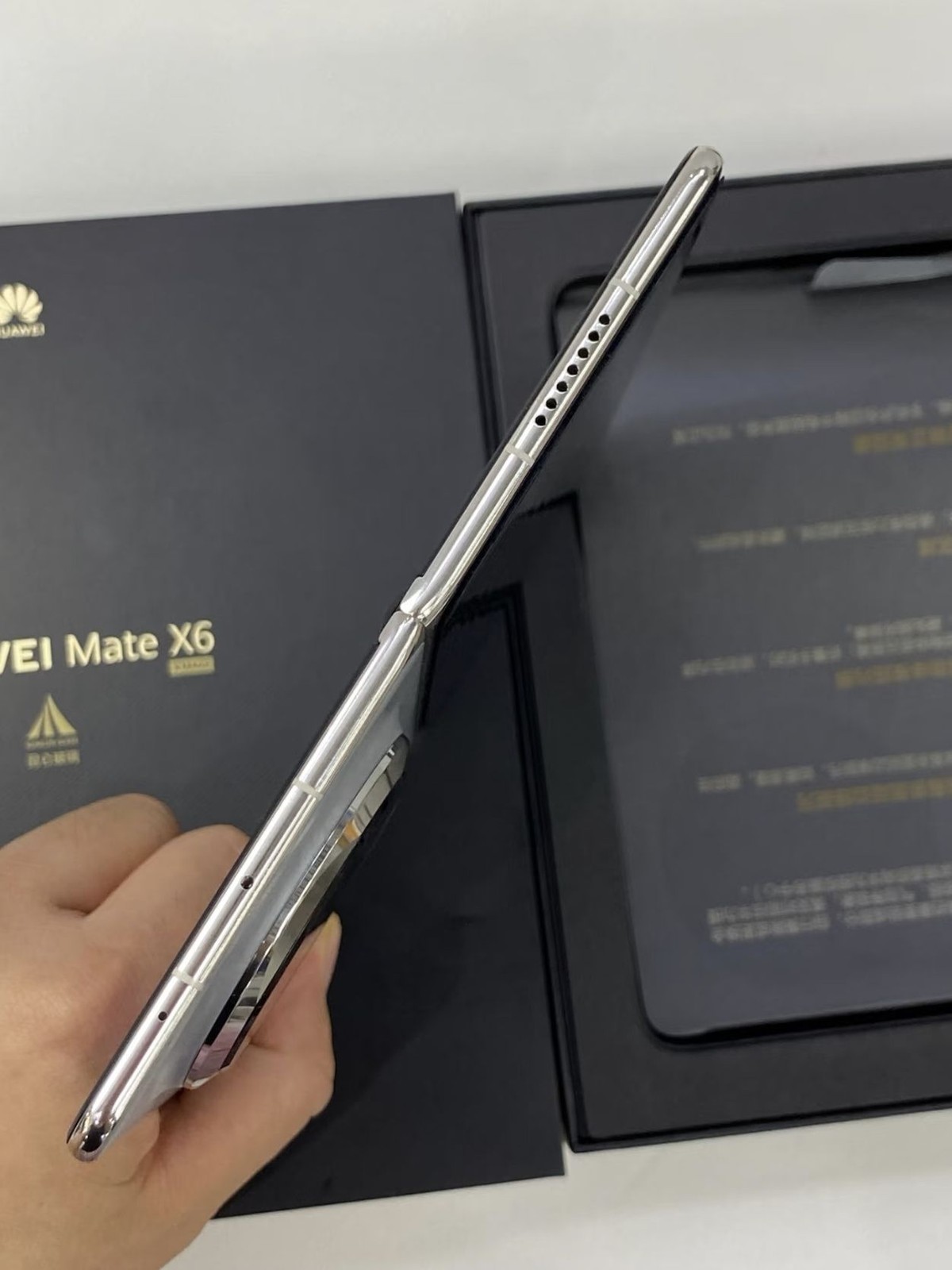 Global Huawei Mate X6 7.93"50MP 512GB Google Kirin 9020 Foldable screen phone Storage 12GB+512GB Color color random. - Image 7