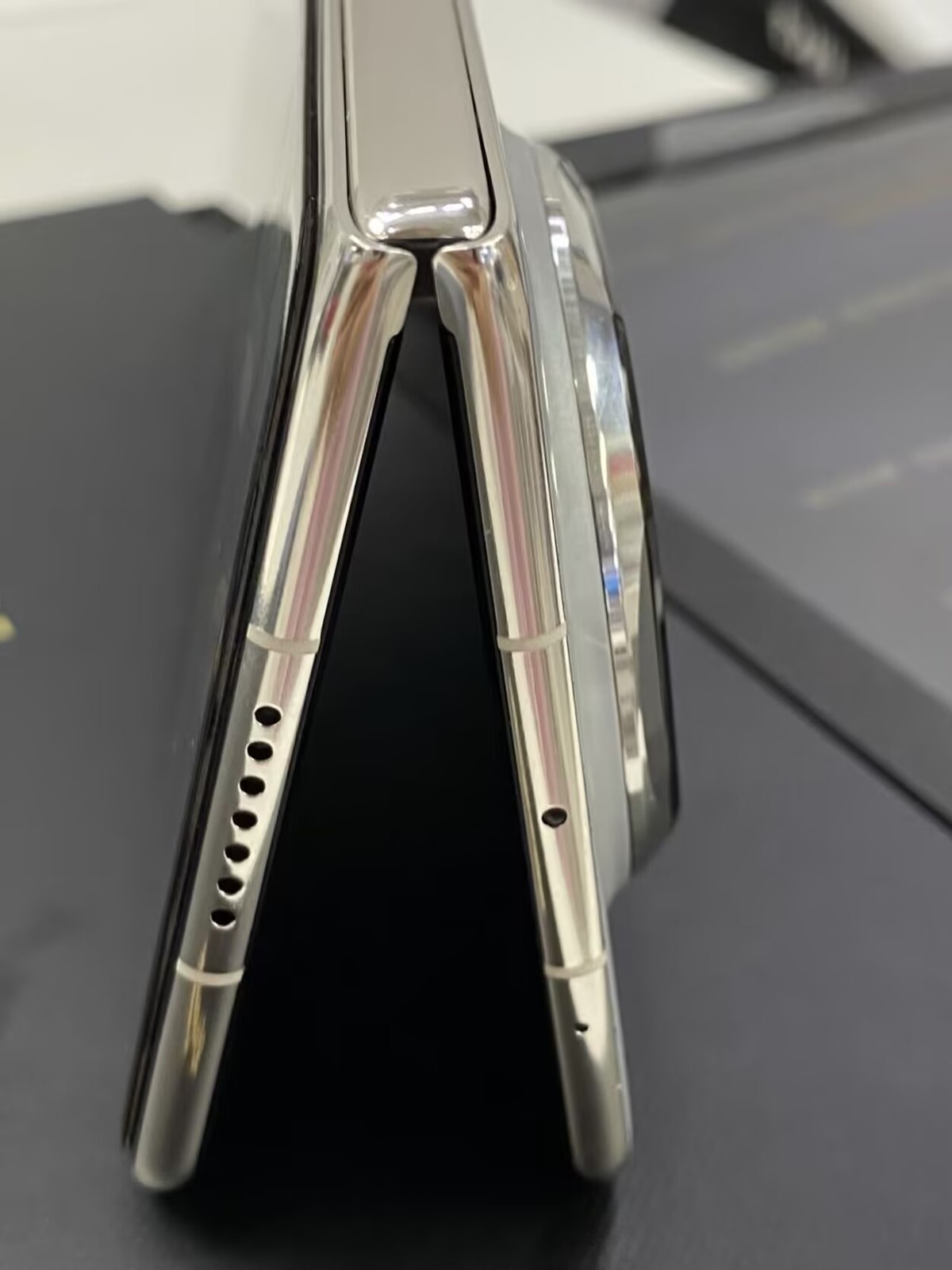 Global Huawei Mate X6 7.93"50MP 512GB Google Kirin 9020 Foldable screen phone Storage 12GB+512GB Color color random. - Image 9