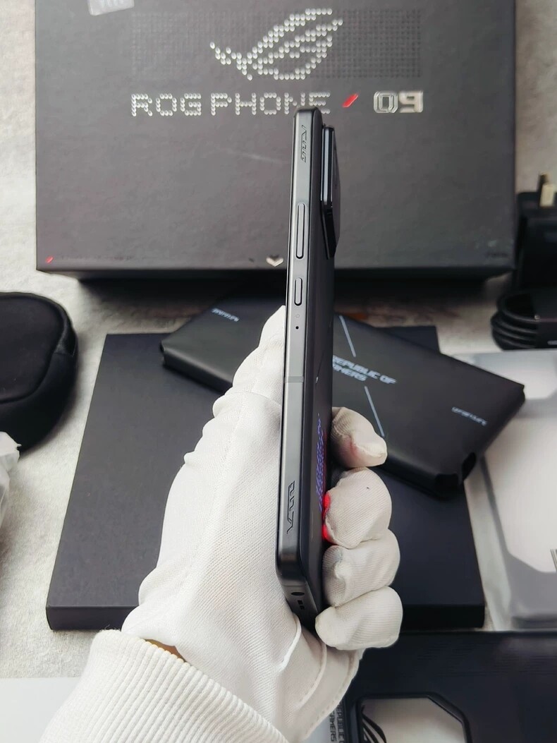 HOT Asus ROG Phone 9 Pro 16+512GB RAM Game Phone Global version storage 512GB 16GB RAM bundle without a fan - Image 3