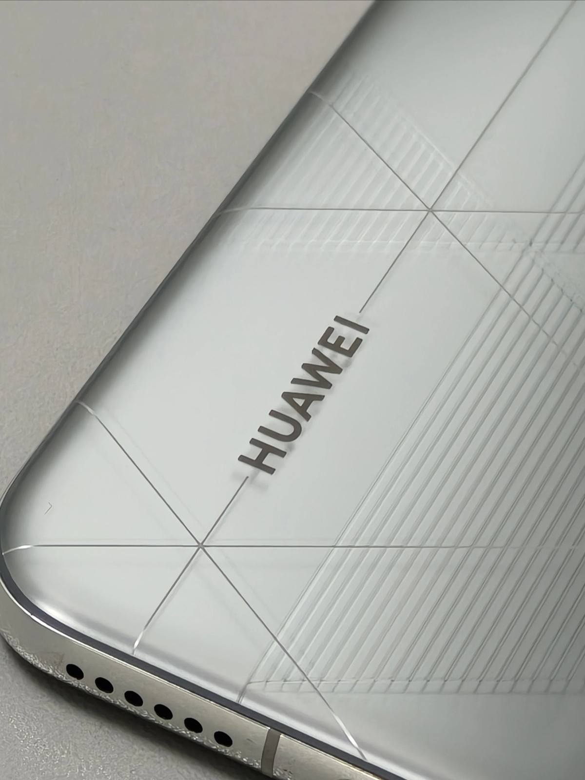 Huawei Pura 70 Pro+ 6.8" 50MP 512GB 1TB 16GB RAM Kirin 9010 5050mAh Storage Capacity 16+1TB Colour Random color - Image 11