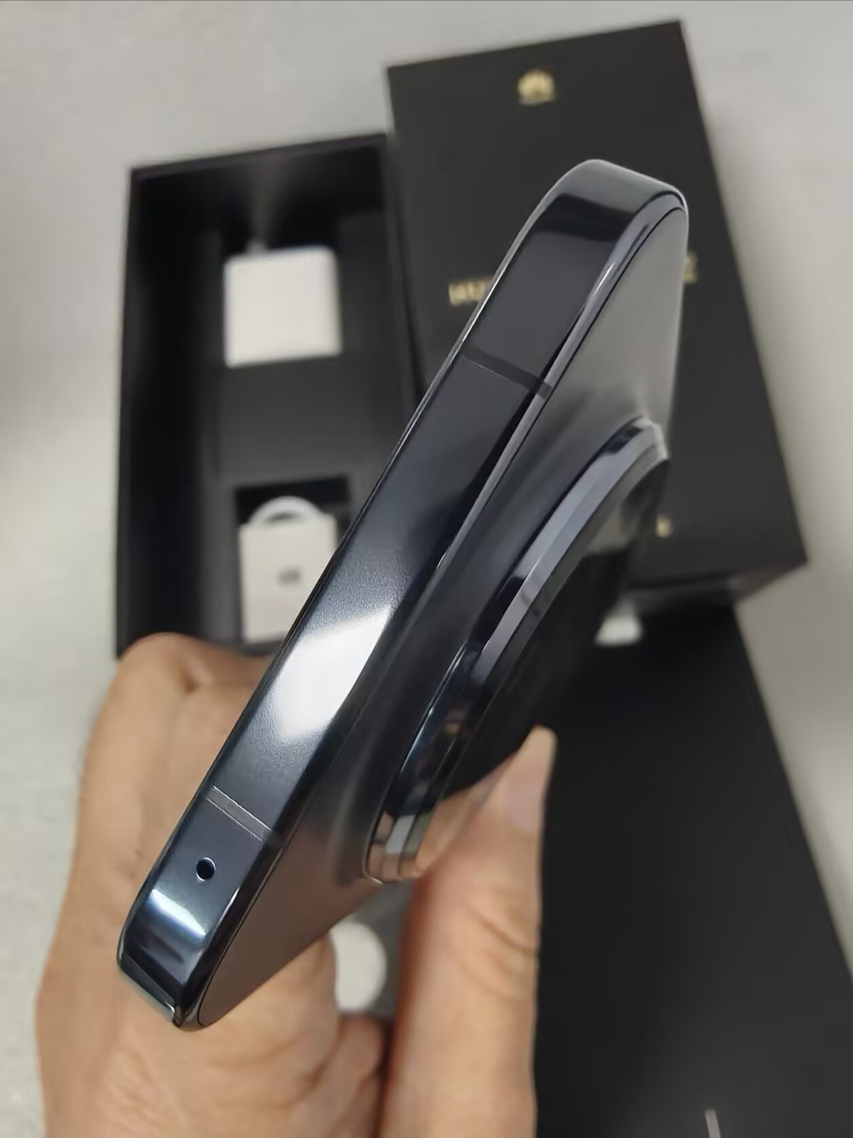 Huawei Mate 80 Pro 6.75" 512GB Kirin 9030 (6 nm) Google HarmonyOS 6.0 5750mAh color Random colors storage 512GB 12GB RAM - Image 7