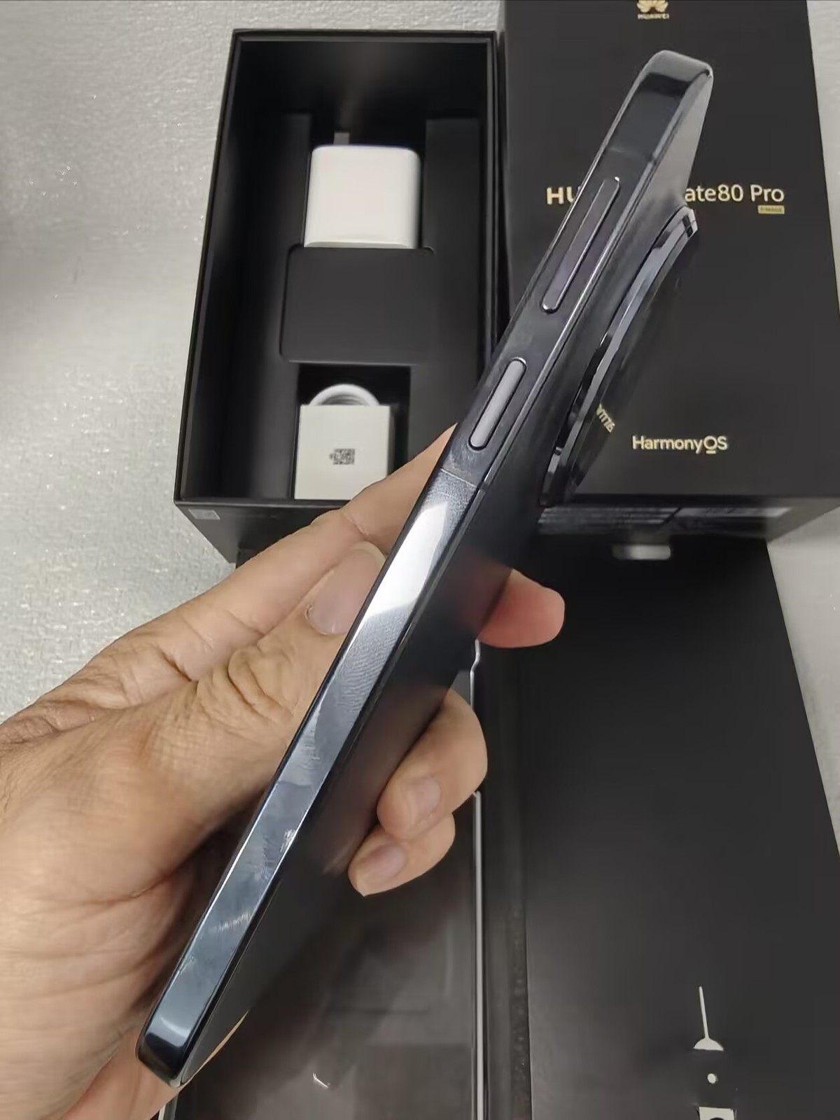 Huawei Mate 80 Pro 6.75" 512GB Kirin 9030 (6 nm) Google HarmonyOS 6.0 5750mAh color Random colors storage 512GB 12GB RAM - Image 8