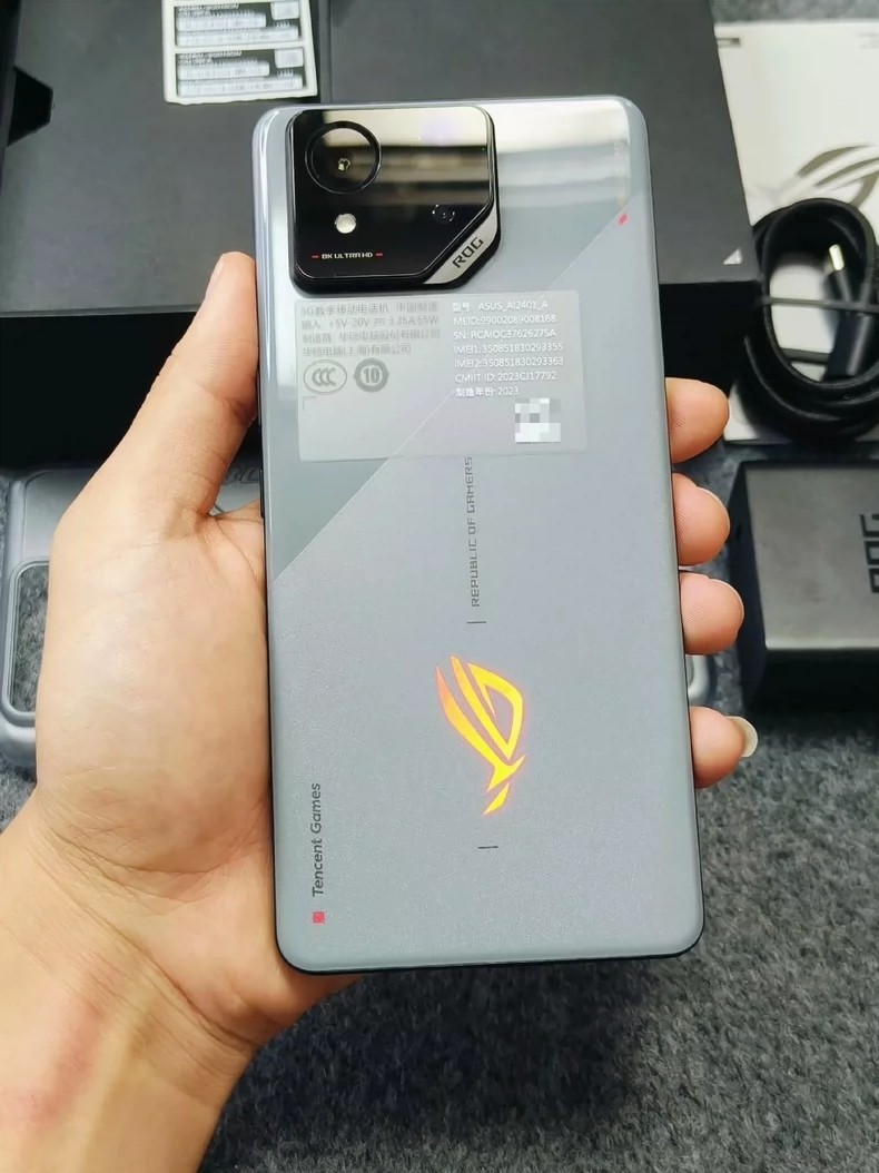 Original Asus ROG Phone 8 5G 6.78" 50MP Android Google Play Global 16+512GB Color please note the color Charger Included Yes - Image 4