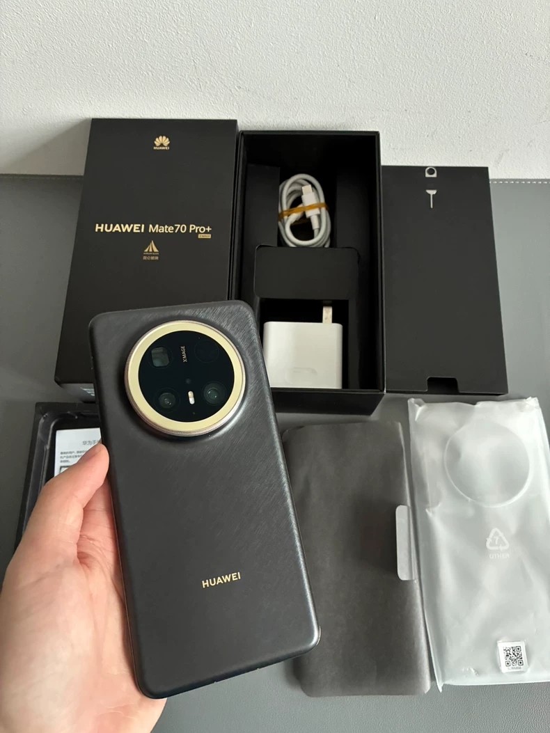 Huawei Mate 70 Pro+ HarmonyOS 4.3 Kirin 9020 16+1TB Google play Storage 16+1TB Package Mobile phones and all accessories - Image 4