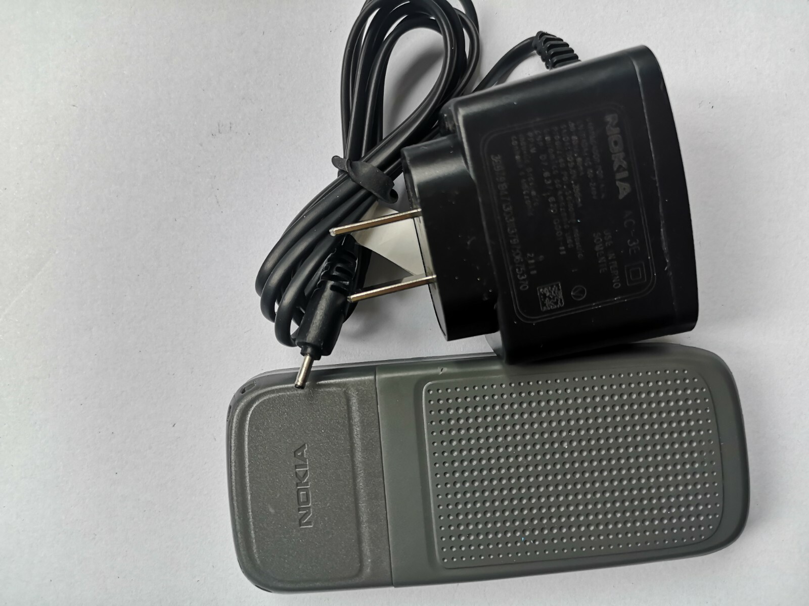 Nokia 1208 unlocked gsm 900/1800 mobile phone Russian Hebrew Arabic keyboard Bundle Description 1 battery - Image 6