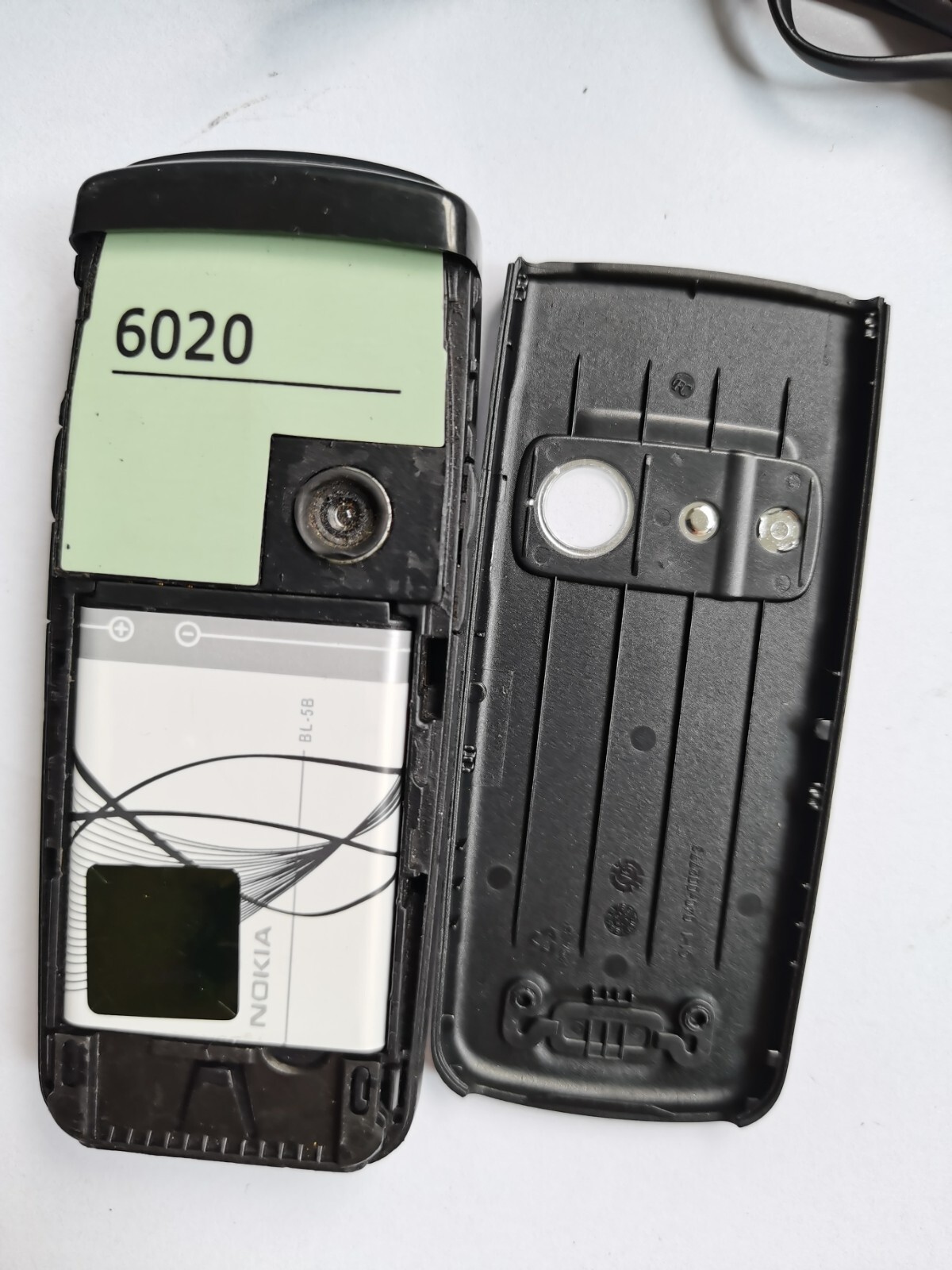 Nokia 6020 - Black (Unlocked) Cellular Phone - Image 2