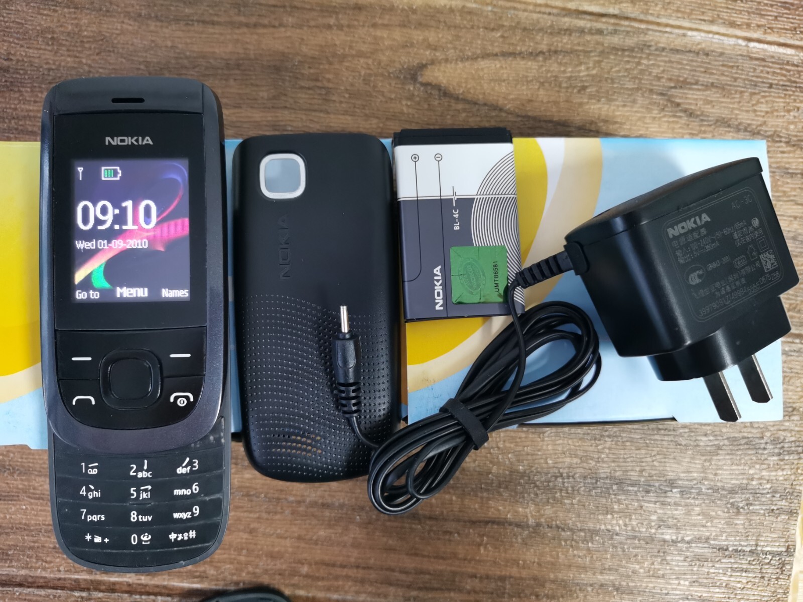Nokia 2220 slide 2220S 2220 Black red gold Cellular Phone very good conditon