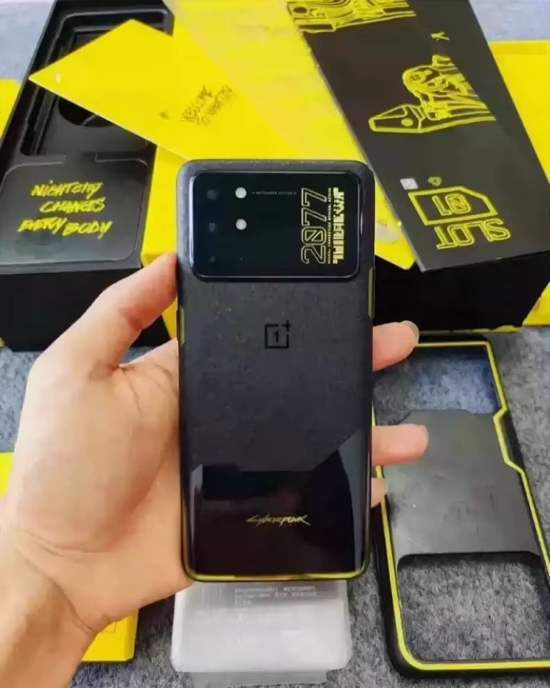 OnePlus 8T Cyberpunk limited edition 12+256G Google Unlocked Original Package Mobile phone and charger - Image 2