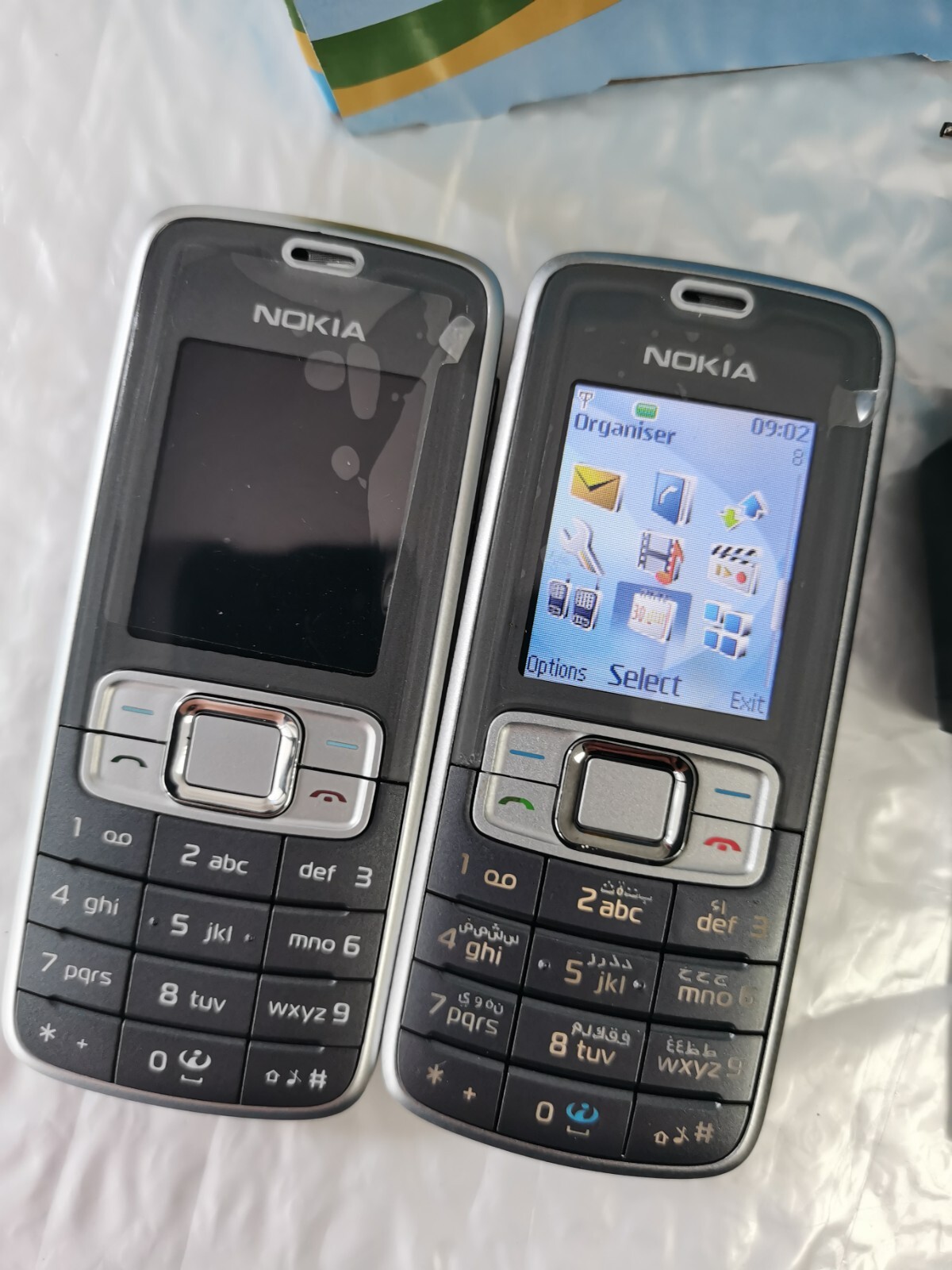 Nokia 3109 Classic Grey (Unlocked ) Mobile Phone Bundle Description 1 battery - Image 3