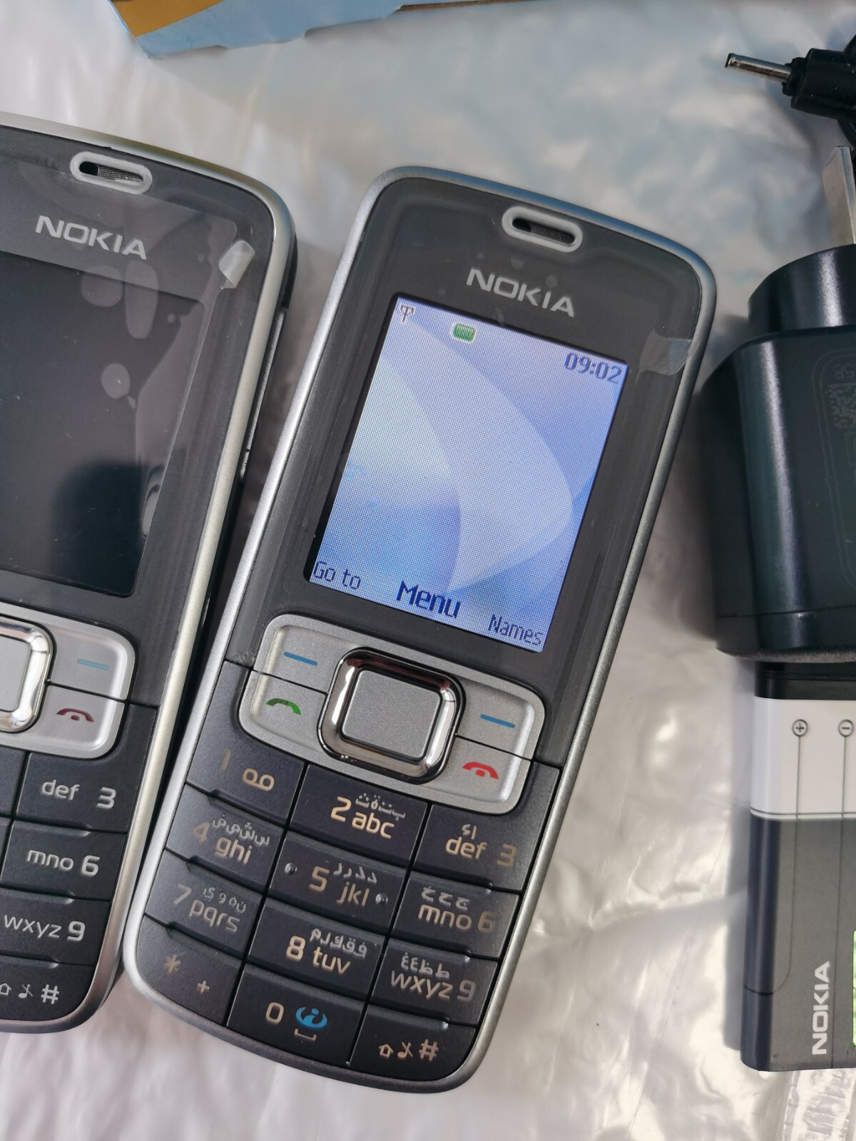 Nokia 3109 Classic Grey (Unlocked ) Mobile Phone Bundle Description 1 battery - Image 7
