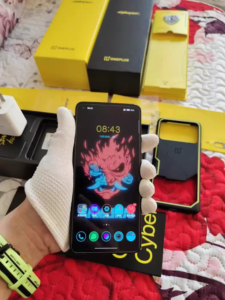 OnePlus 8T Cyberpunk limited edition 12+256G Google Unlocked Original Package Mobile phone and charger - Image 7