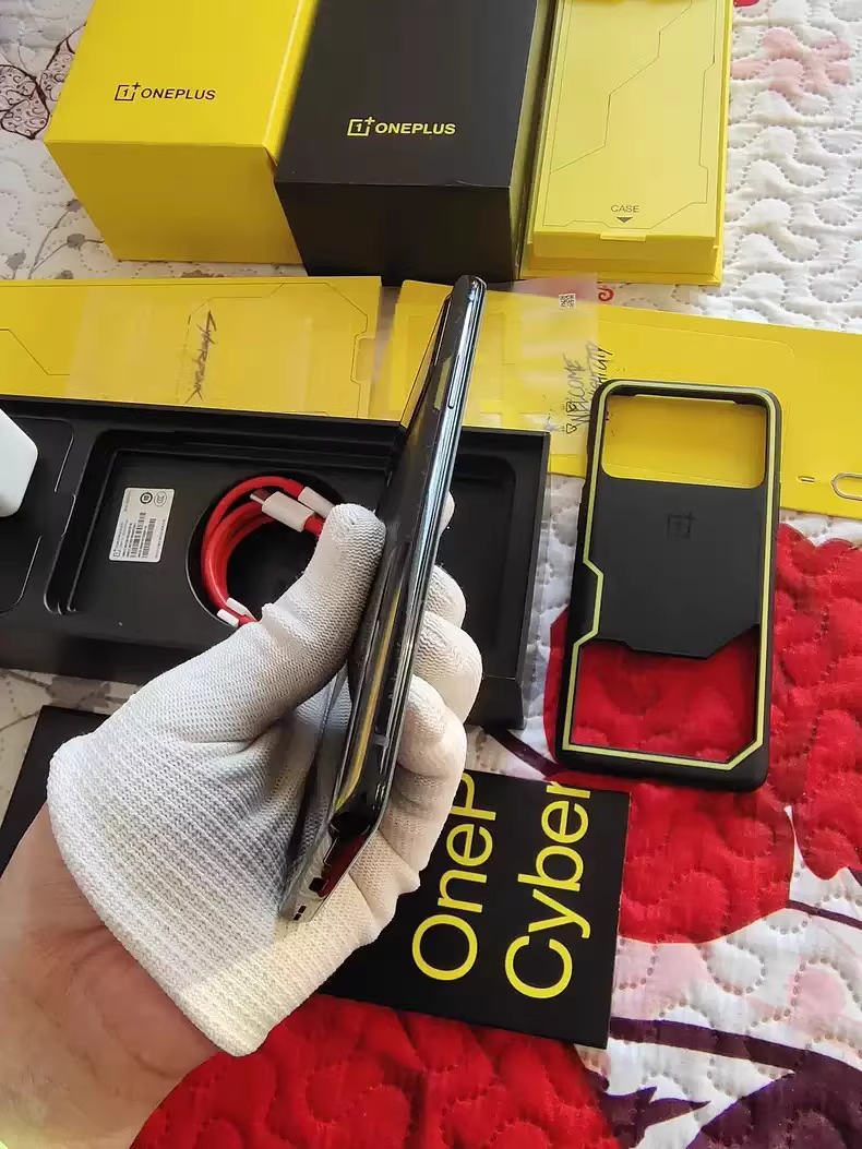 OnePlus 8T Cyberpunk limited edition 12+256G Google Unlocked Original Package Mobile phone and charger - Image 8