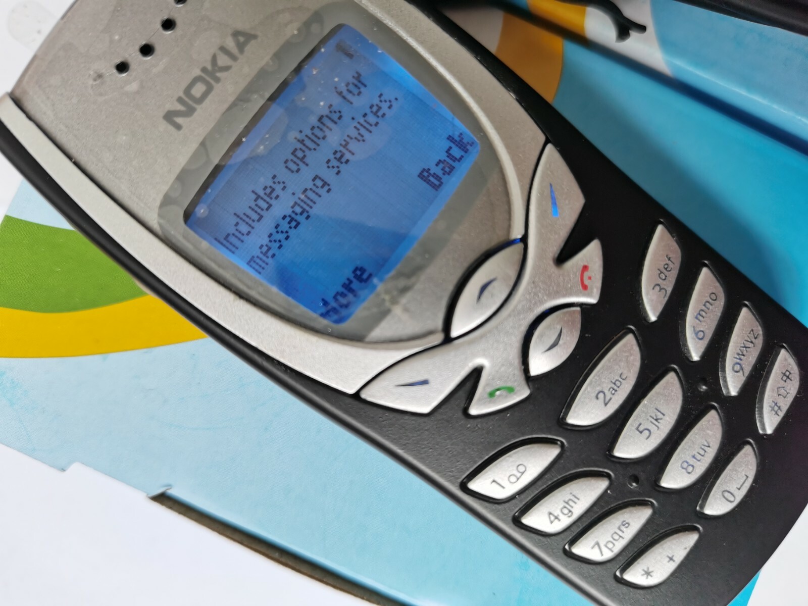 Nokia 8250 Black unlocked Cellular Phone - Image 6