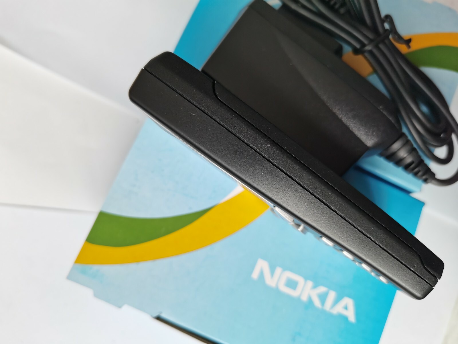 Nokia 8250 Black unlocked Cellular Phone - Image 8