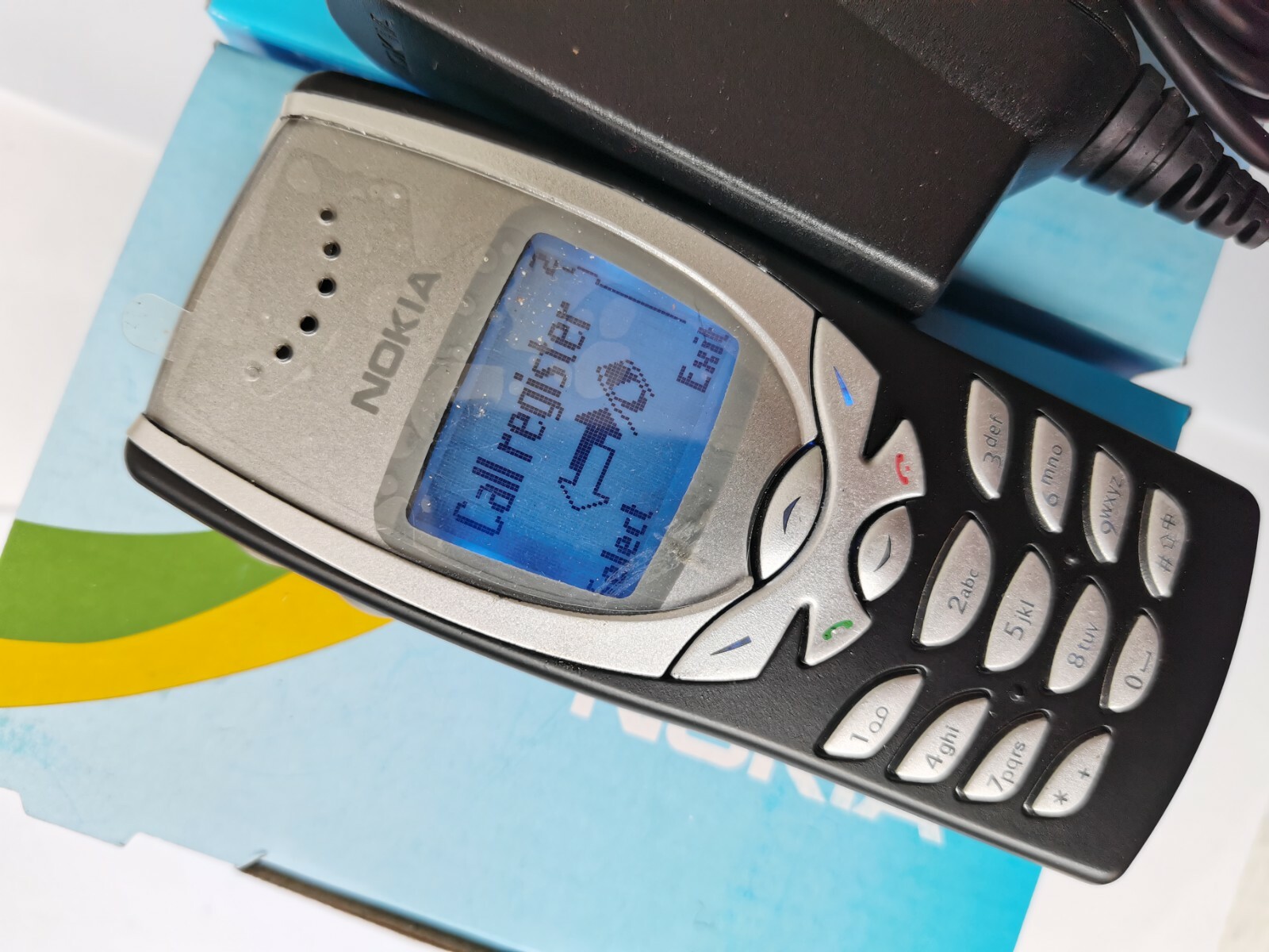 Nokia 8250 Black unlocked Cellular Phone - Image 11