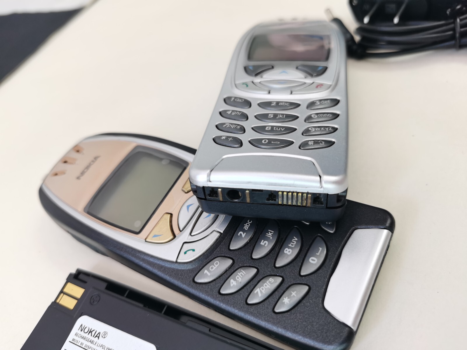 Nokia 6310i 6310 - Silver / jet Black silver (Unlocked) Cellular Phone Features Jet Black - Image 3