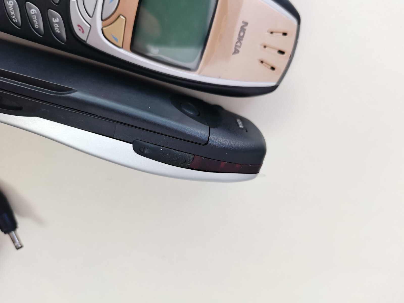Nokia 6310i 6310 - Silver / jet Black silver (Unlocked) Cellular Phone Features Jet Black - Image 5
