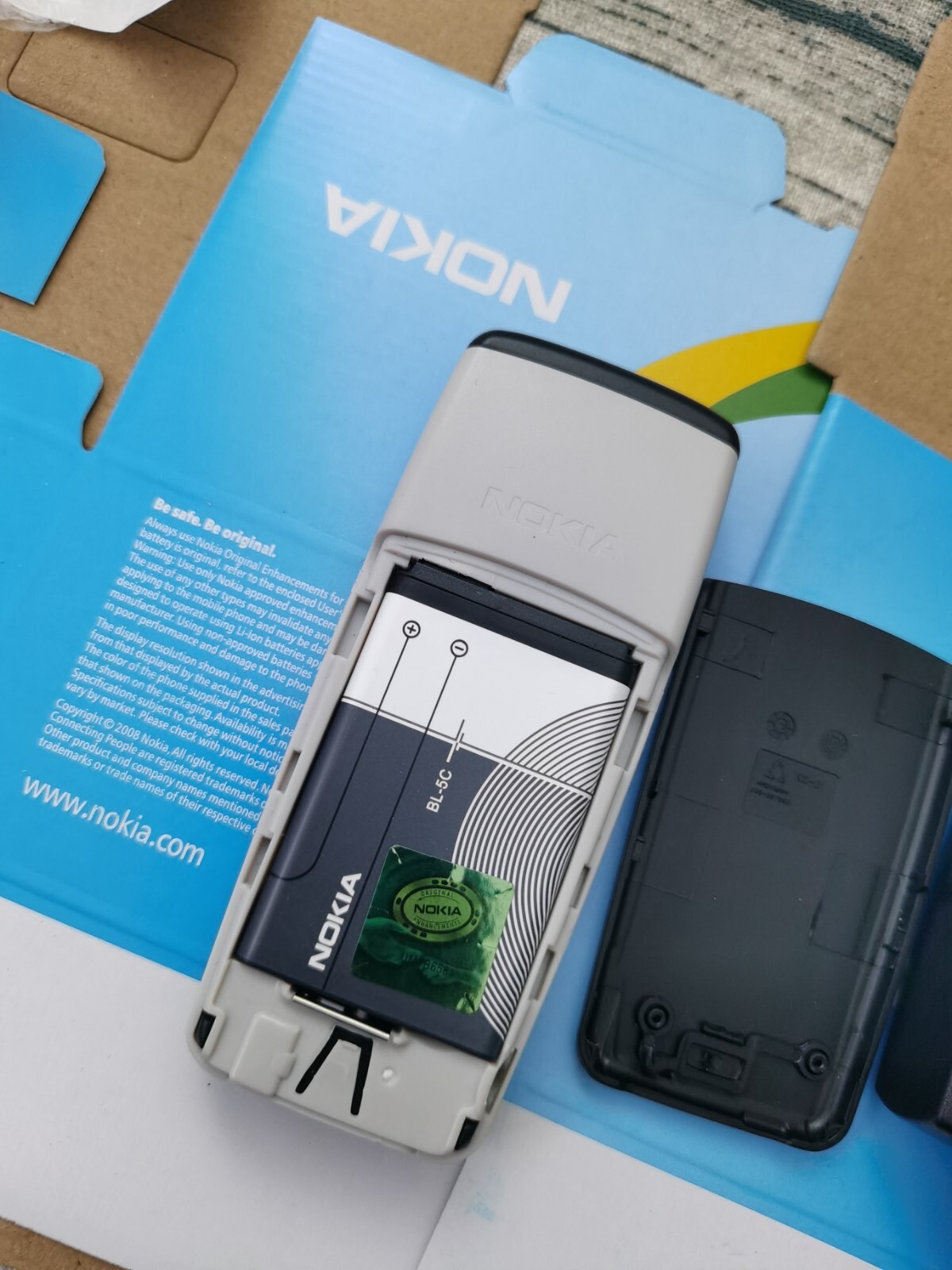 Nokia 1112 - Black blue (Unlocked) 2G GSM Cellular Phone - Image 3