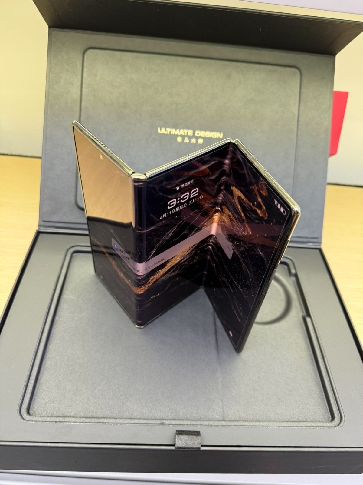 Huawei Mate XT Ultimate HarmonyOS 16+1TB 7,85" Handy freigeschaltet Color Random color storage 16+1TB - Image 2