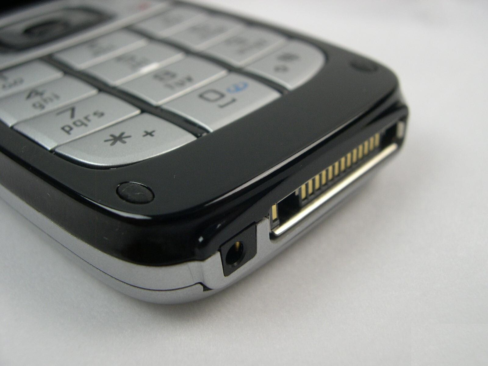 Original Nokia 6101 Flip unlocked for GSM 900/1800/1900MHZ FM radio Cellphone - Image 8