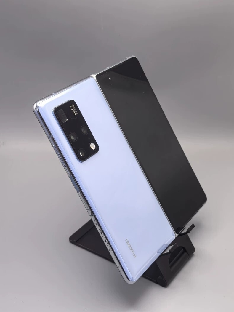 Huawei Mate X2 Foldable screen 8.0" 50MP 8+256GB Kirin 9000 Harmory OS Storage Capacity 8+256GB Colour Please note the color