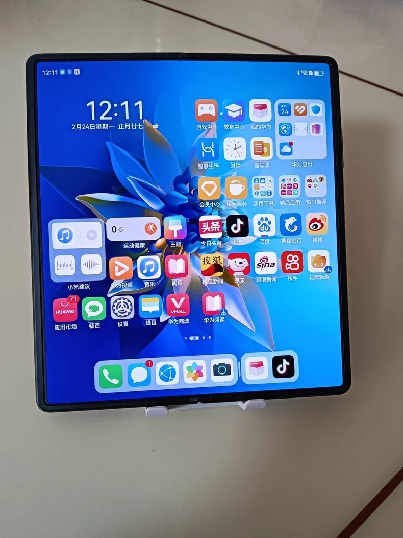 Huawei Mate X2 Foldable screen 8.0" 50MP 8+256GB Kirin 9000 Harmory OS Storage Capacity 8+256GB Colour Please note the color - Image 4