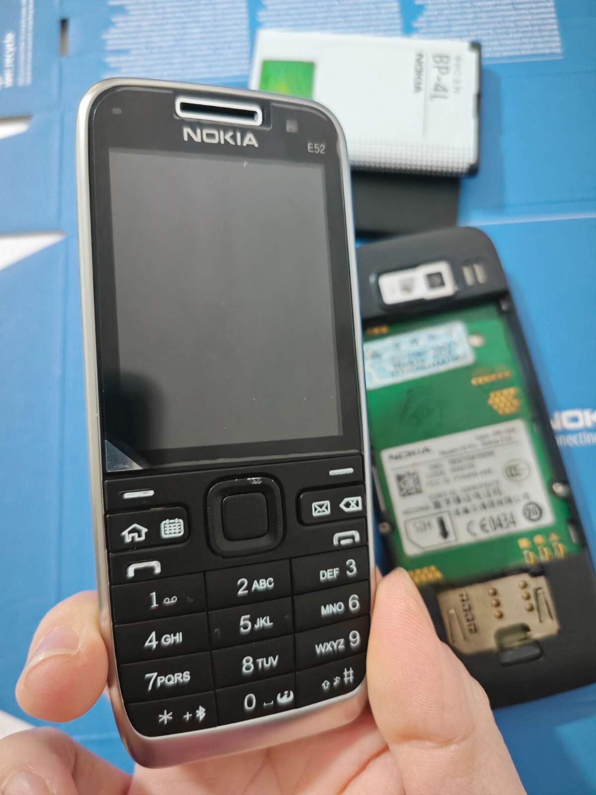 Nokia E52 Classic Retro Phone - All Colours Unlocked - Pristine GRADE A+ - Image 4