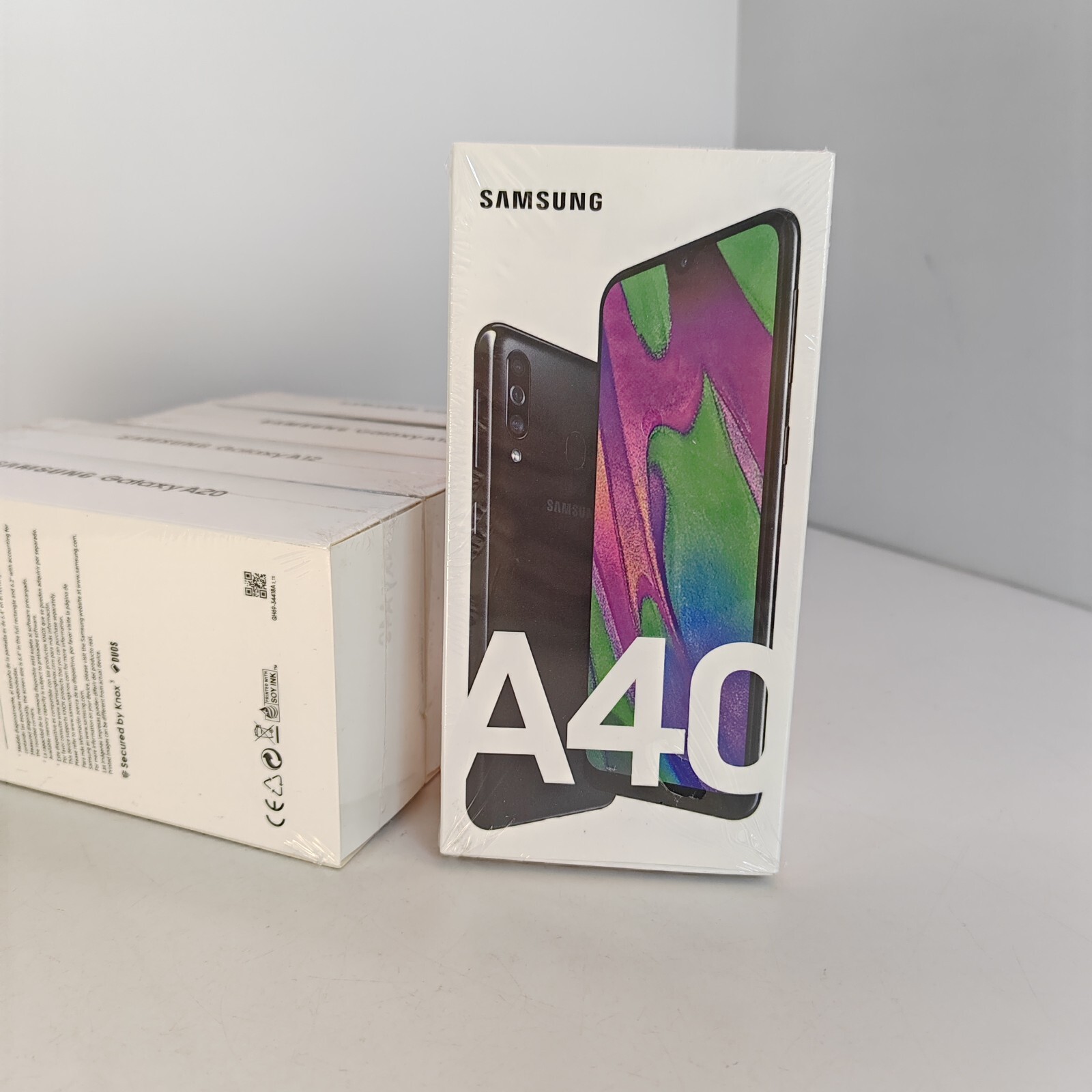 Samsung Galaxy A40 SM-A405F 5.9" 16MP 64GB Dual SIM Android 11 SmartPhone Capacità di memorizzazione 64GB