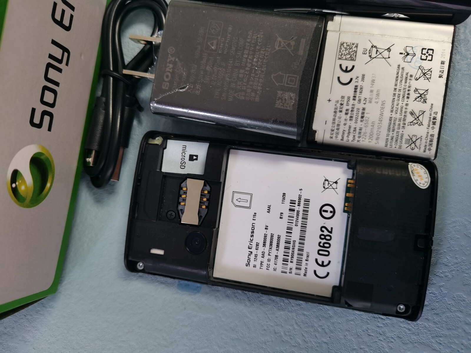 Sony Ericsson Xperia X8 E15, E15i, E15a, Shakira (Unlocked) Smartphone 256MB - Image 3