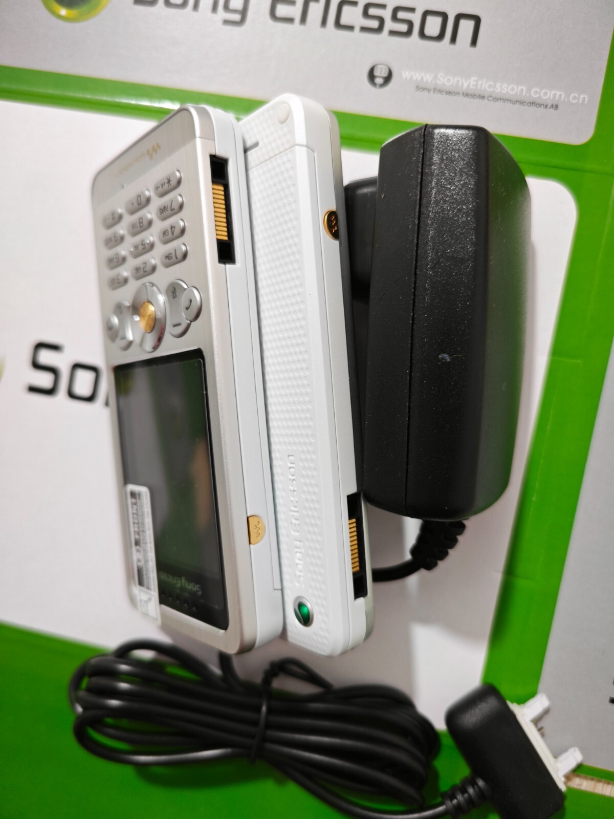 Original Sony Ericsson W302c W302 Unlocked 2MP Bluetooth mp3 Mobile Phone 2.0 - Image 8