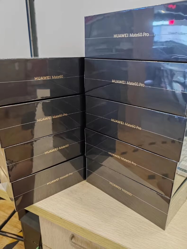 HUAWEI Mate 60 Pro 5G 6.82in 50MP 12+1TB Kirin 9000S HarmonyOS Google play Storage 1TB 12GB RAM - Image 2
