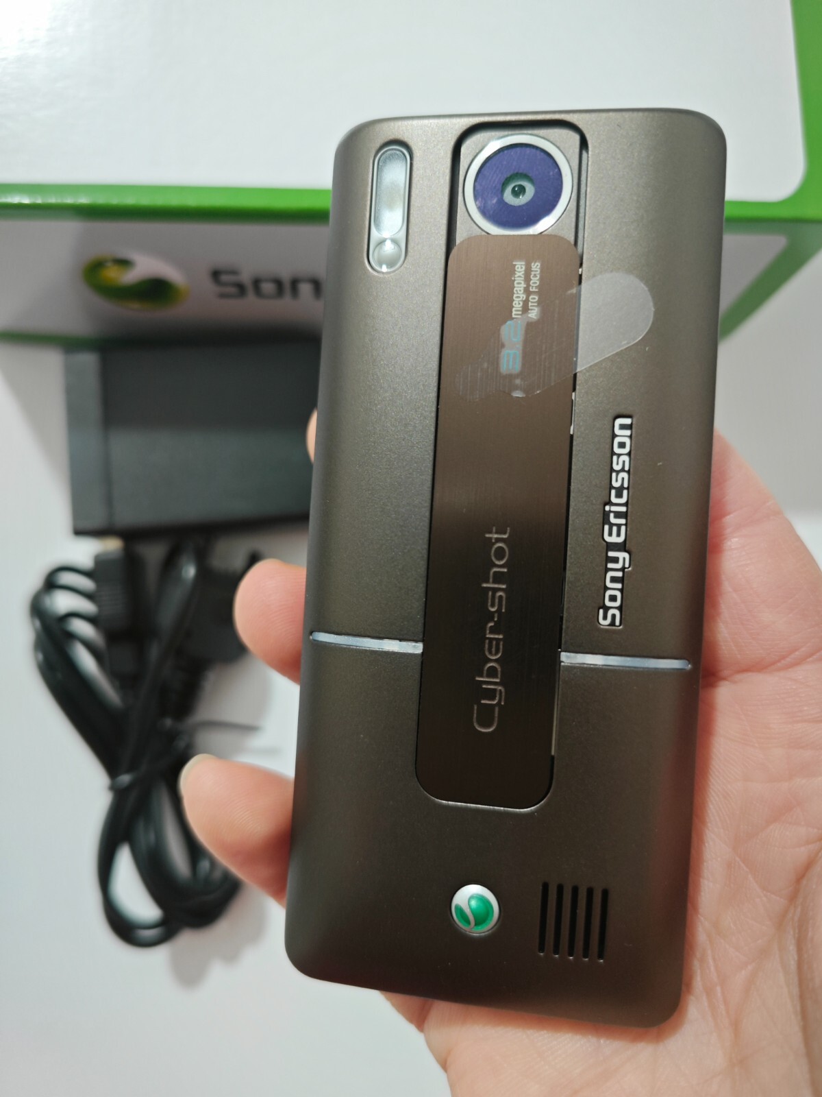 Sony Ericsson k770 K770i Cyber-Shot Unlocked Mobile Phone - Brown - Image 10