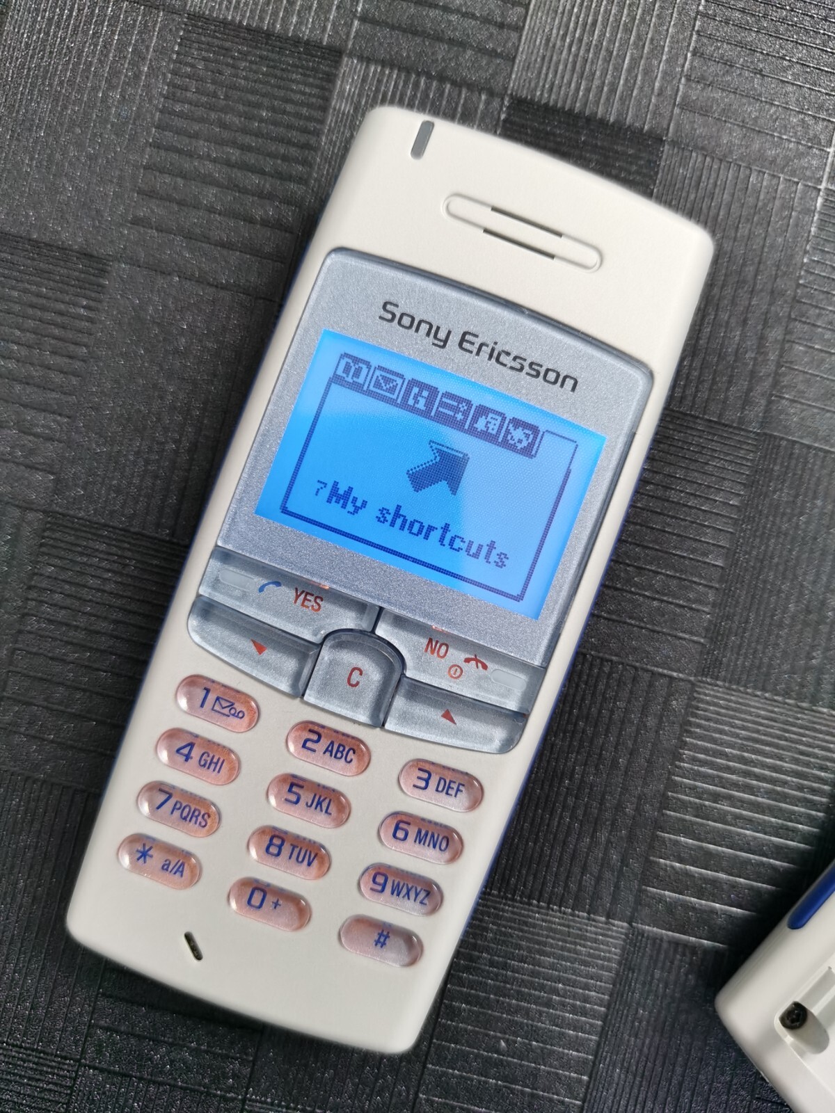 Sony Ericsson T106 2G network original phone - Image 7