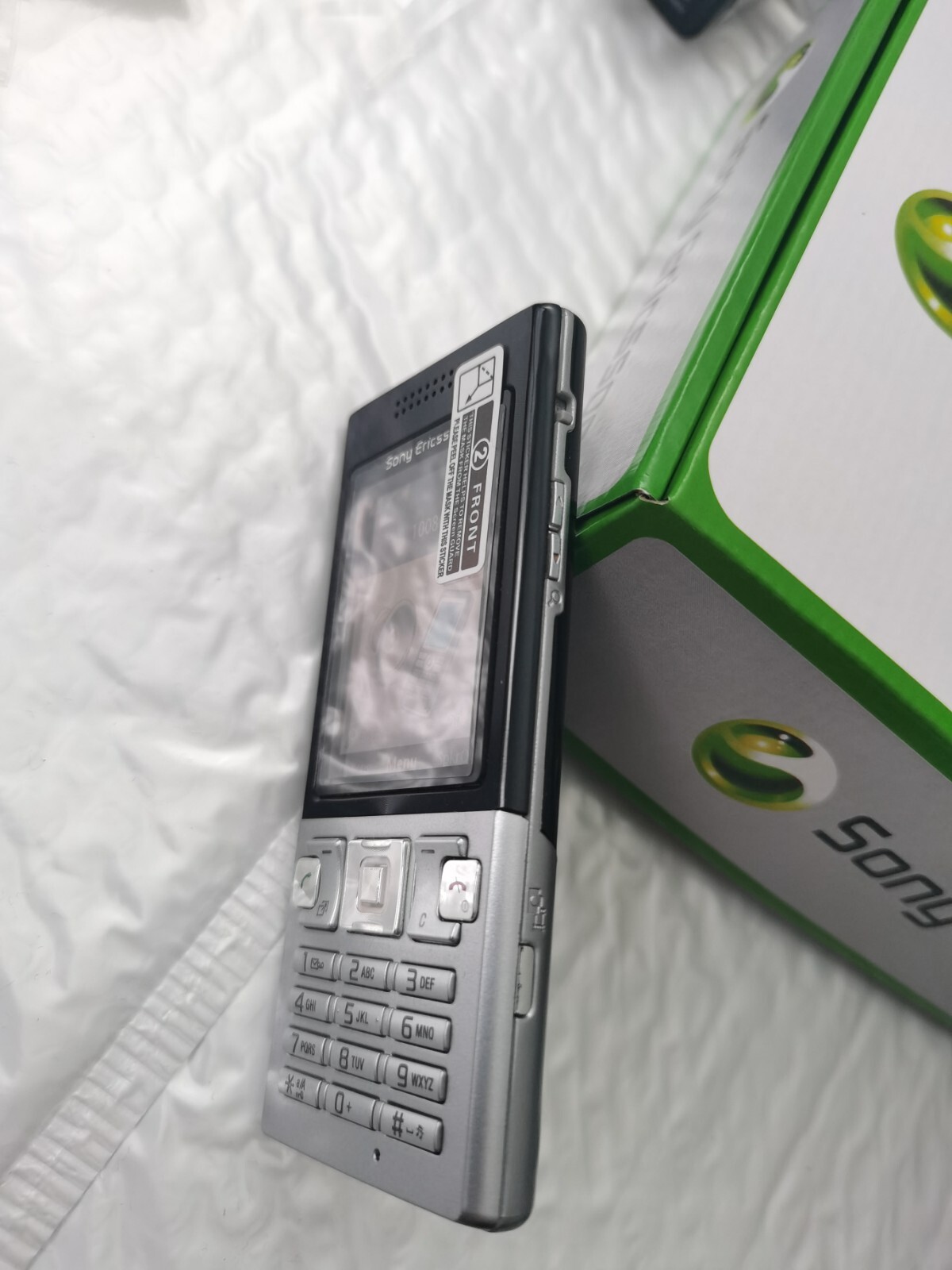 Sony Ericsson T700 - Shining Black (Unlocked) Cellular Phone - Image 5