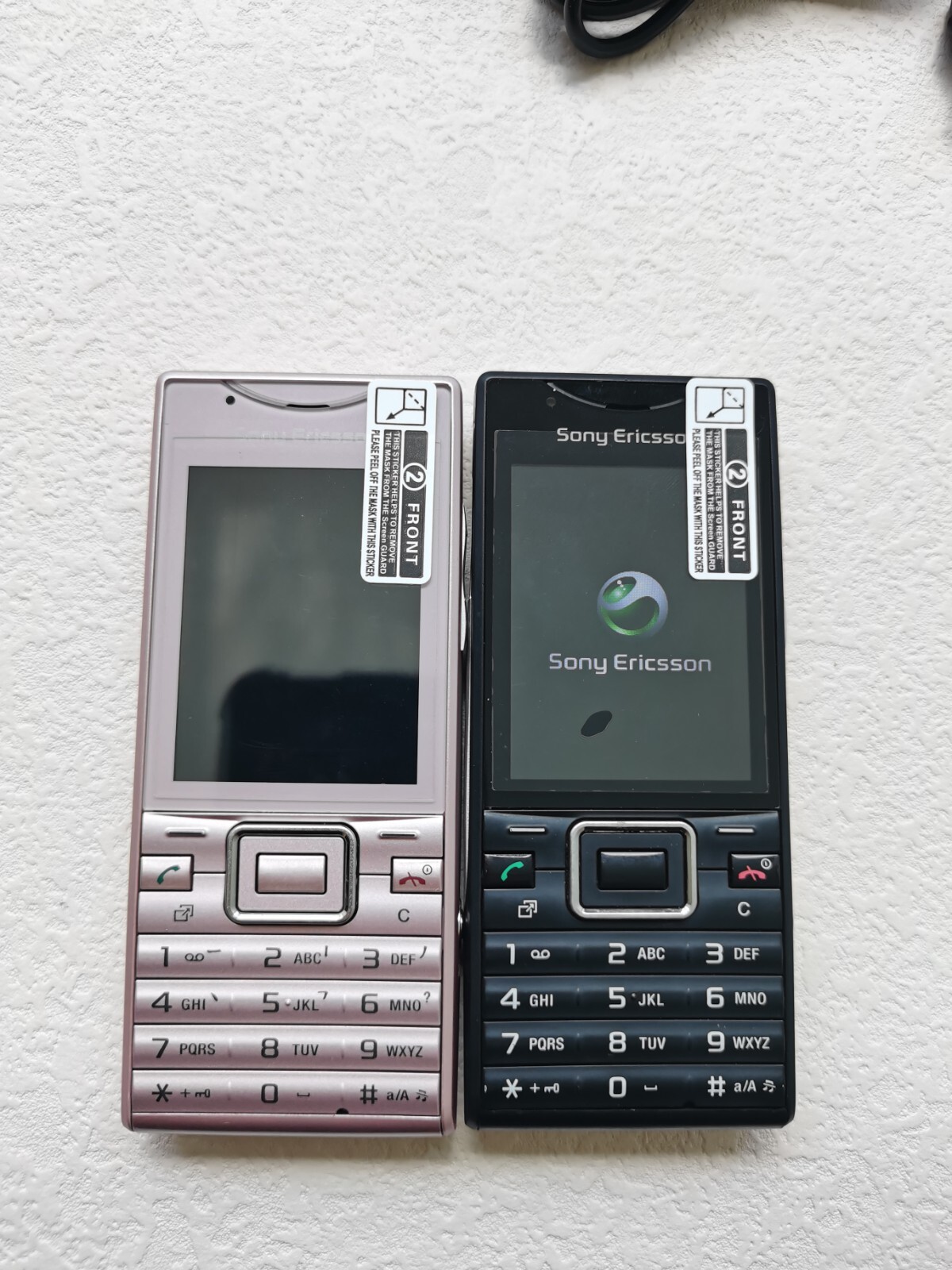Sony Ericsson Elm J10, J10i, Susan Metal black / Pink (Unlocked) Cellular Phone Color Black Battery 1 battery