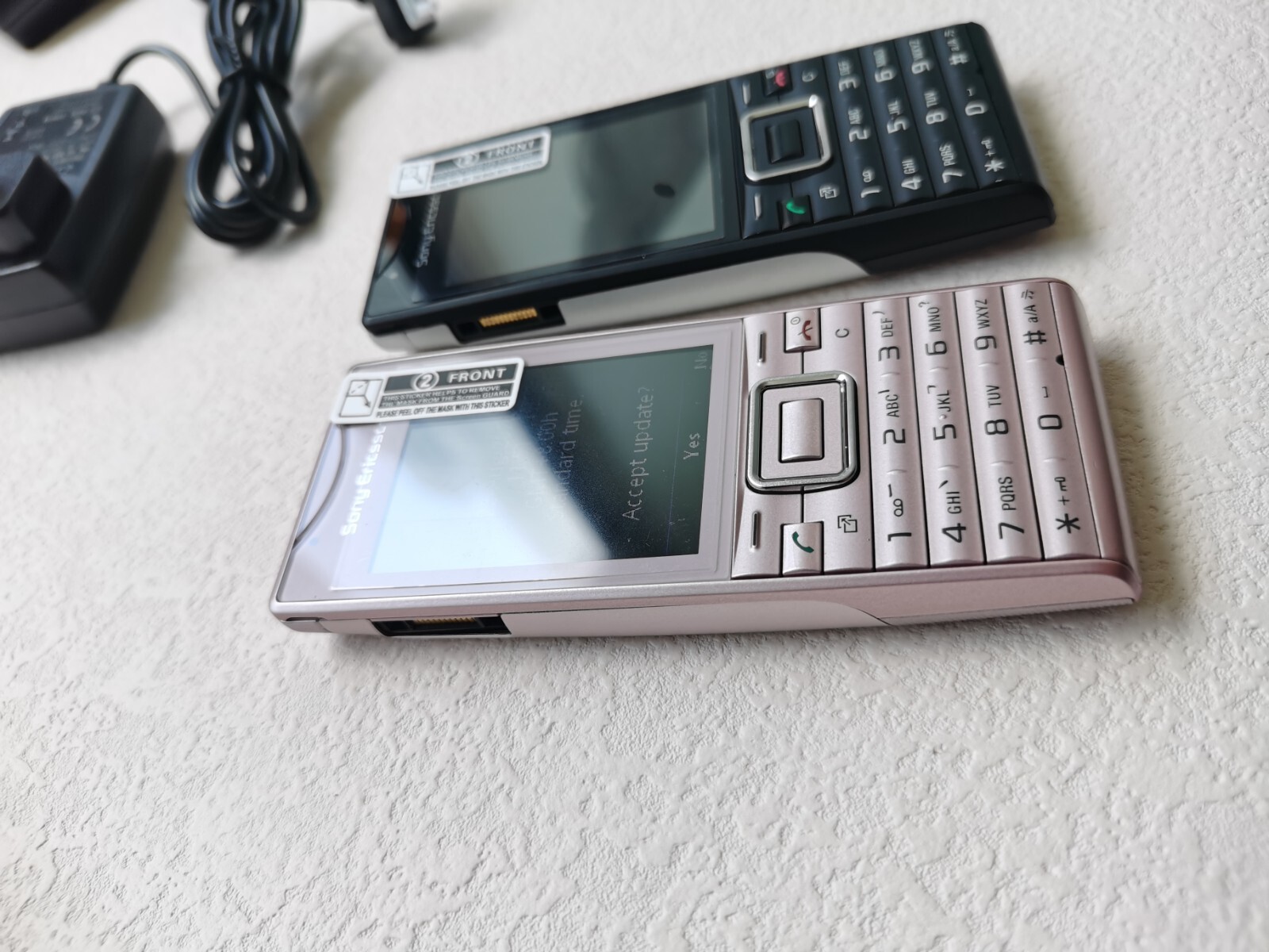Sony Ericsson Elm J10, J10i, Susan Metal black / Pink (Unlocked) Cellular Phone Color Black Battery 1 battery - Image 16