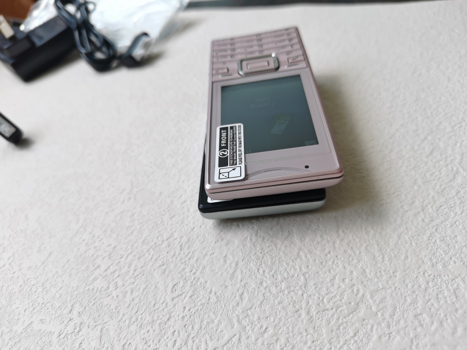 Sony Ericsson Elm J10, J10i, Susan Metal black / Pink (Unlocked) Cellular Phone Color Black Battery 1 battery - Image 21
