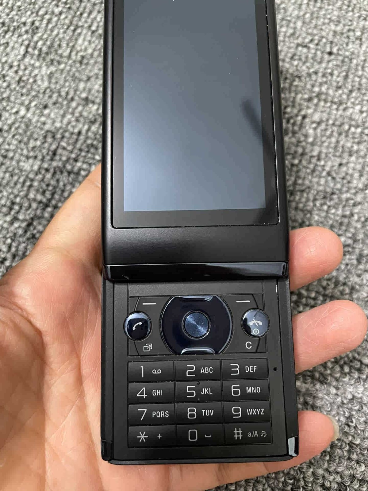 Sony Ericsson Aino U10 WIFI GPS Bluetooth 8.1MP Slider Cellphone Color Black - Image 5