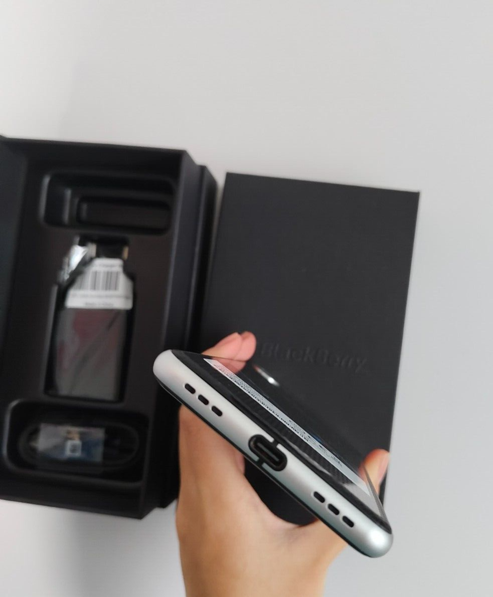 BlackBerry Keyone K1 BBB100-3 32GB 4.5in 12MP Android Phone 3500mAh Storage 32GB Color random color Model Number BBB100-3 - Image 7