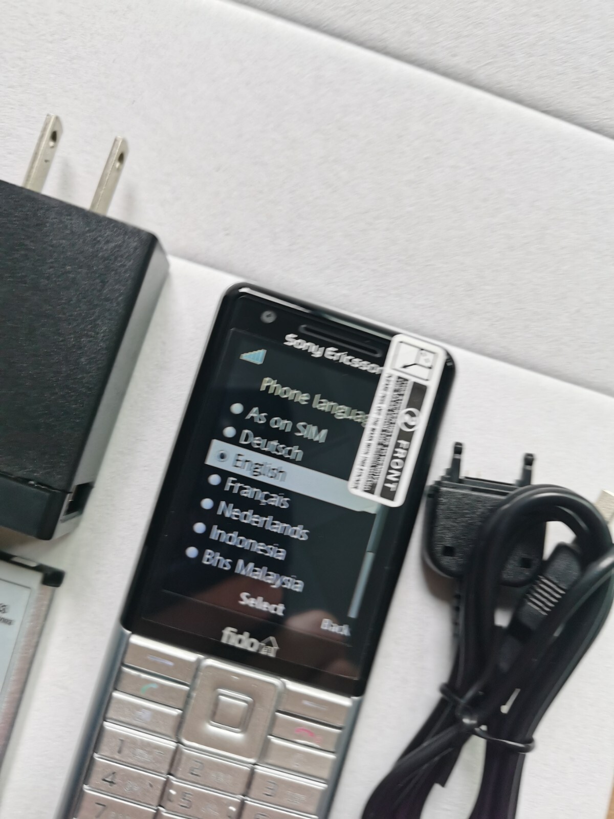 Sony Ericsson Naite J105 3G Bluetooth 2MP 100 MB FM MP3 Mobile Phone - Image 3