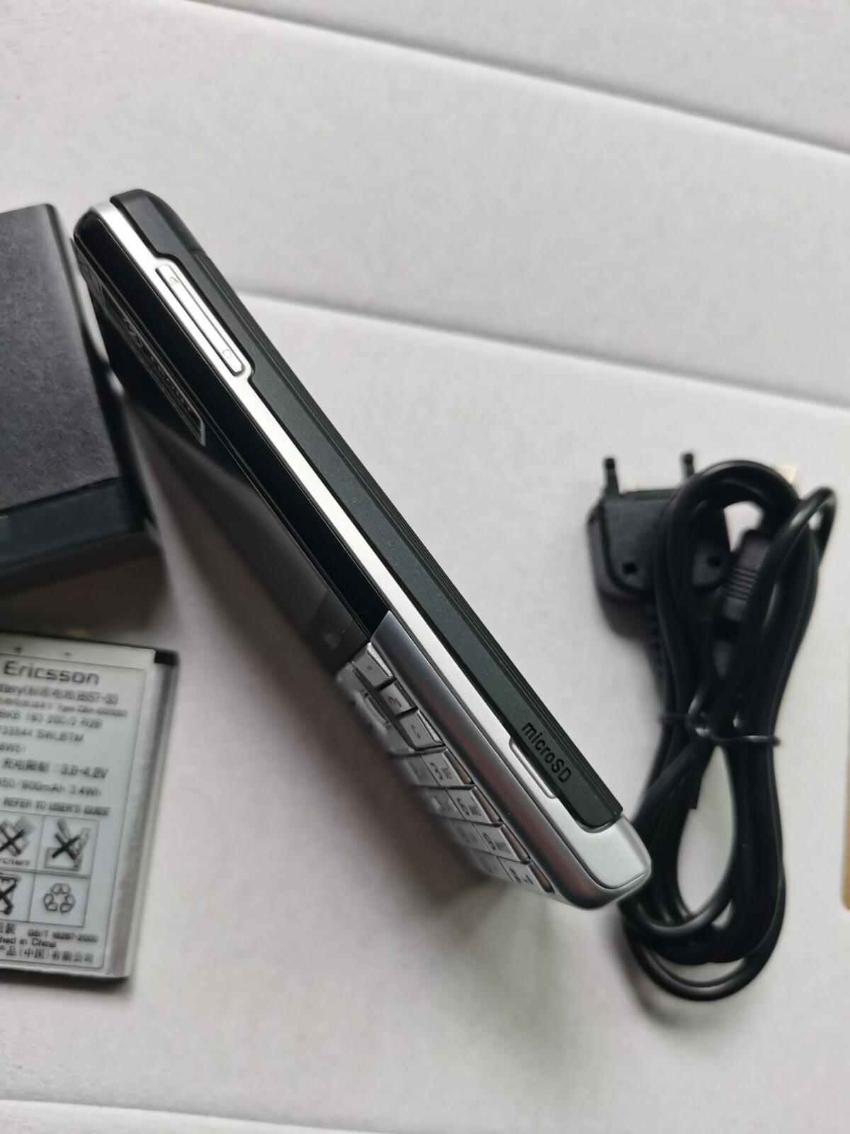 Sony Ericsson Naite J105 3G Bluetooth 2MP 100 MB FM MP3 Mobile Phone - Image 5