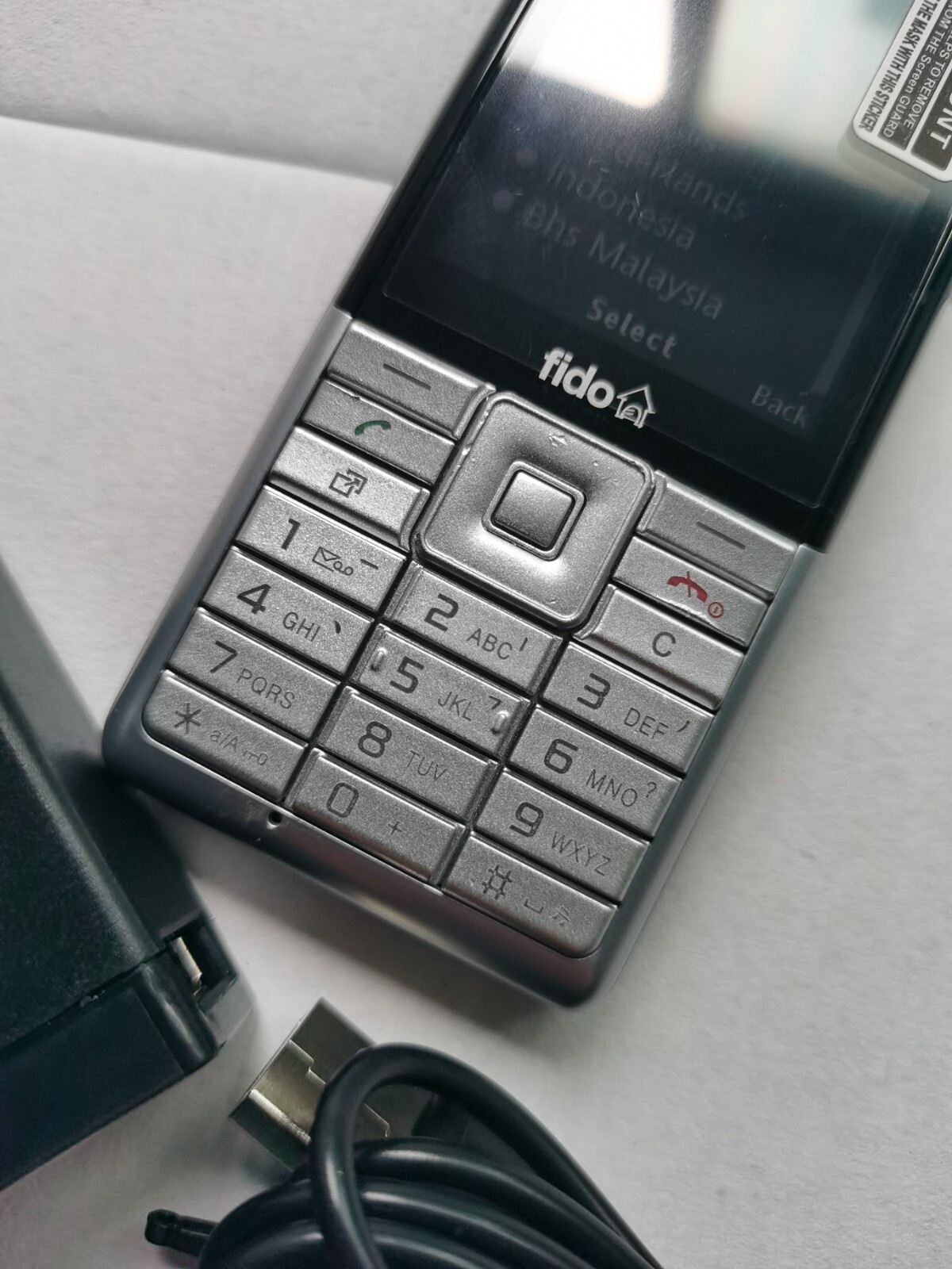 Sony Ericsson Naite J105 3G Bluetooth 2MP 100 MB FM MP3 Mobile Phone - Image 8